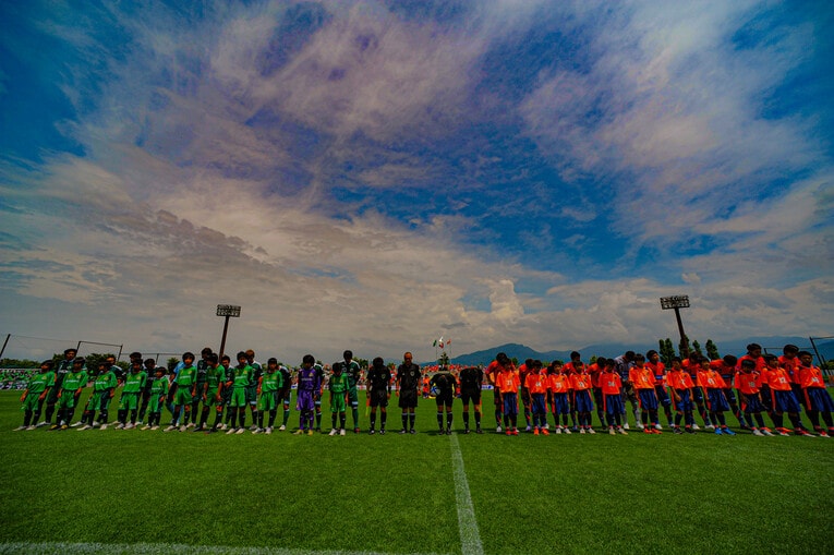 2011年7月3日の信州ダービー。試合前の整列