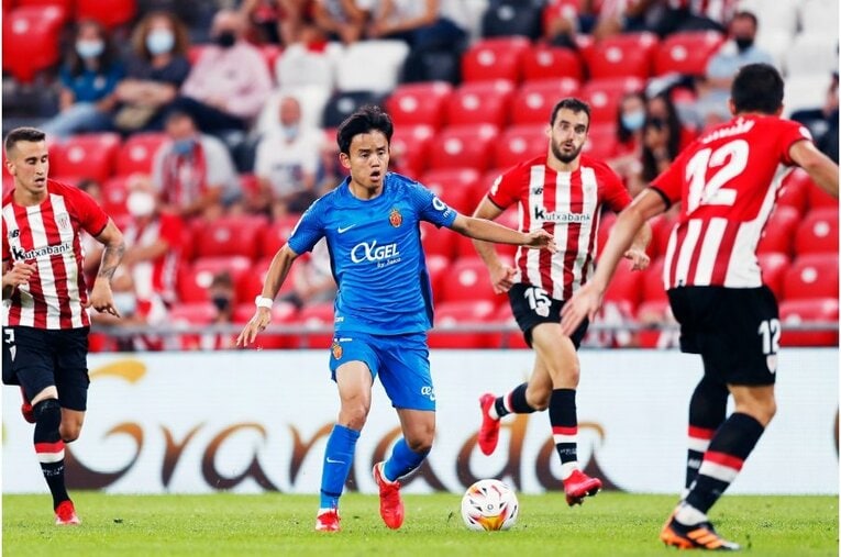 久保建英を間近で撮って気づいた《試合前ルーティンとファールを受けた後のクセ》 韓国の至宝イ・ガンインとの共存はどうなる？(23)