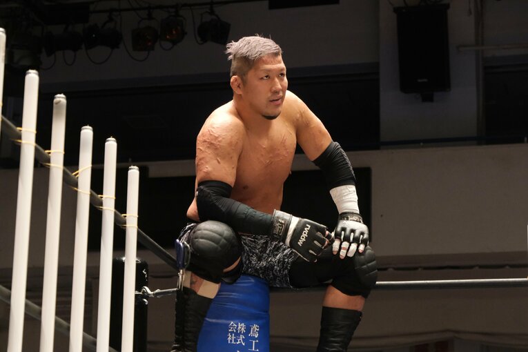 「デスマッチ・イズ・マイライフ」妻の急死を乗り越えた“クレイジー・キッド”竹田誠志の決意「蛍光灯やカミソリで傷つけ…でもそれが生きがい」(93)