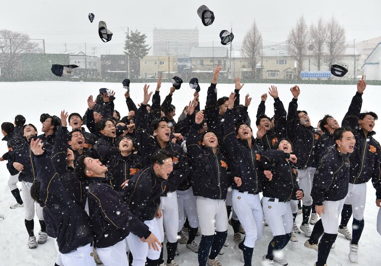 青森山田も2017年から「脱丸刈り」の髪型自由スタイル　©JIJI PRESS