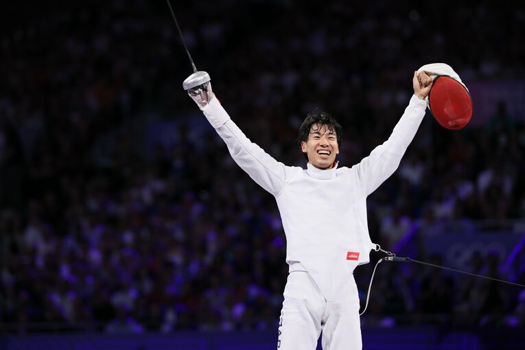 男子エペ個人決勝、加納虹輝vs.ヤニック・ボレル　©JMPA