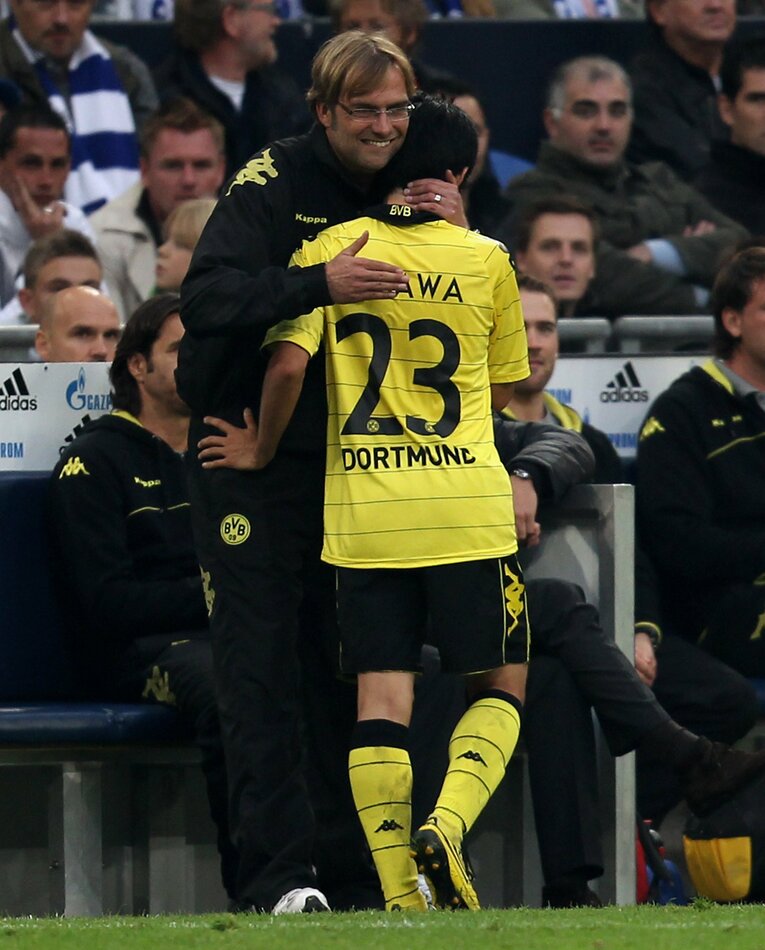 香川を熱く抱きしめるクロップ©Getty Images