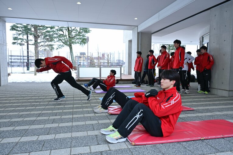 取材に訪れた日のメインメニューは全ブロック共通でサーキットトレーニング　©Hideki Sugiyama