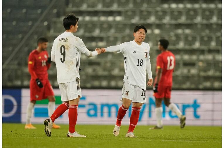 鎌田（9番）は浅野らに鋭いスルーパスを送り込んだ©Getty Images