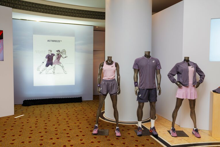 テニスウェアも全豪オープンに合わせて新作モデルを発表  ©︎ASICS