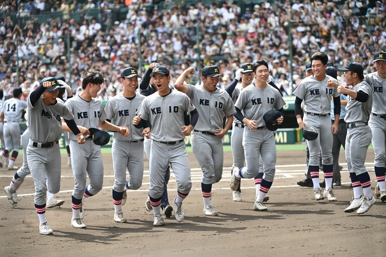 107年ぶり2回目の甲子園優勝を果たした慶応ナイン ©Naoya Sanuki