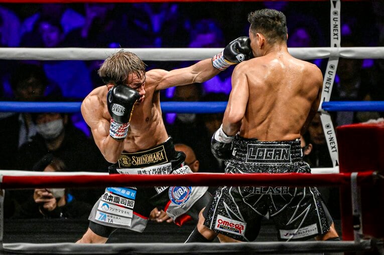 堤聖也vs.ノニト・ドネア。12月17日、両国国技館　©Takuya Sugiyama