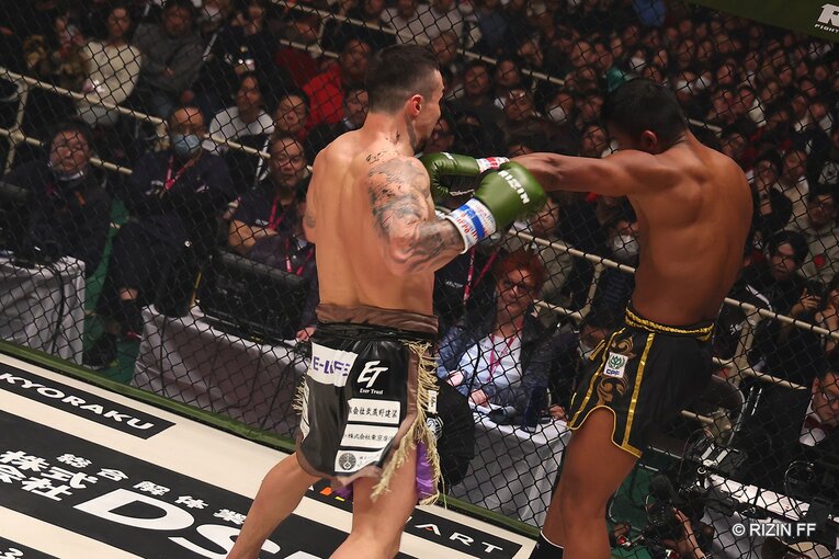 ブアカーオ・バンチャメークvs.木村“フィリップ”ミノル　©RIZIN FF