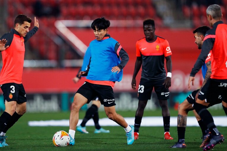 “クボが噛み合わない縦関係”に名手も同情？ 納得できない久保建英の表情、36歳ダビド・シルバの魔術〈撮影者の視点〉(4)