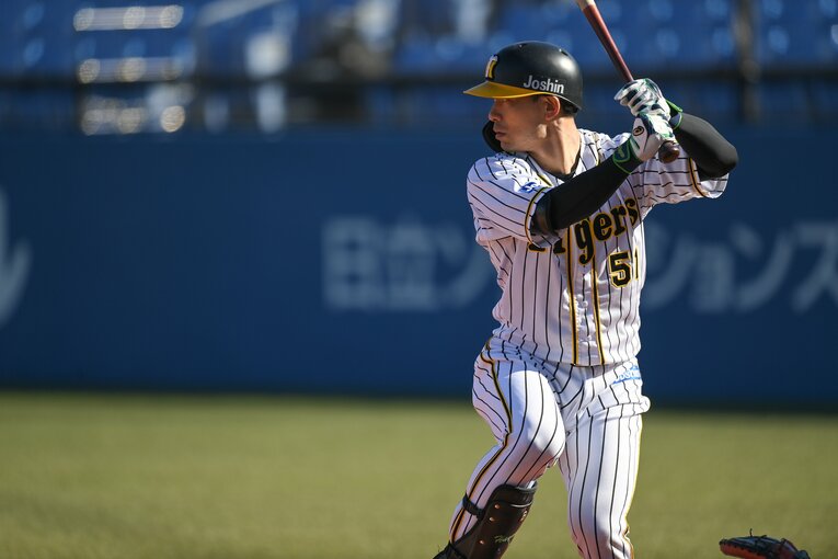 2020年、トライアウトの打席に立つ伊藤　©BUNGEISHUNJU