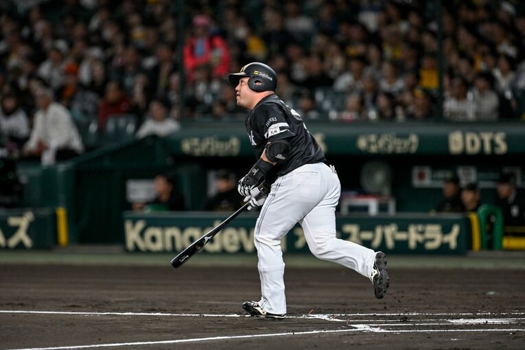 【日本シリーズ第4戦】ソフトバンク・山川穂高の3試合連続弾　©️Hideki Sugiyama