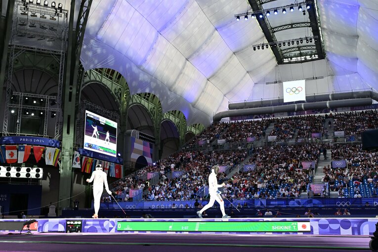 フェンシング会場のグラン・パレ天井にステキに貼られている布をつくったのは日本の太陽工業だそう　©Naoya Sanuki/JMPA