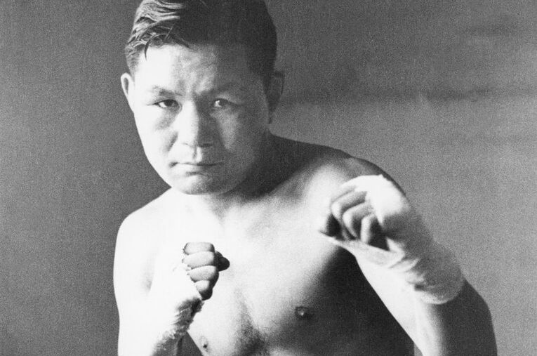 戦前～戦後の大スター拳闘家・ピストン堀口（堀口恒男） ／ photograph by AFLO