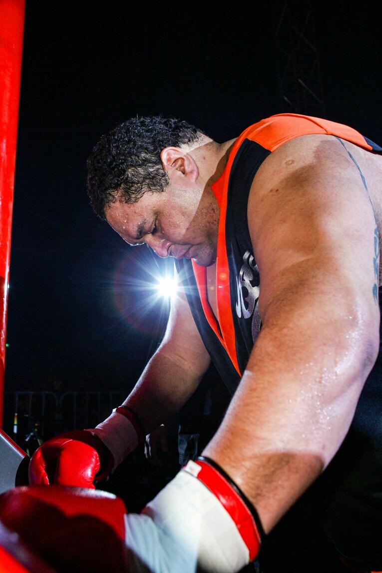 2005年3月、韓国・ソウル。K-1初勝利をかけてリングに上がる曙　©Susumu Nagao