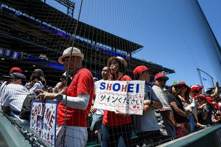 コロラド州デンバーに詰めかけたファン　©Getty Images