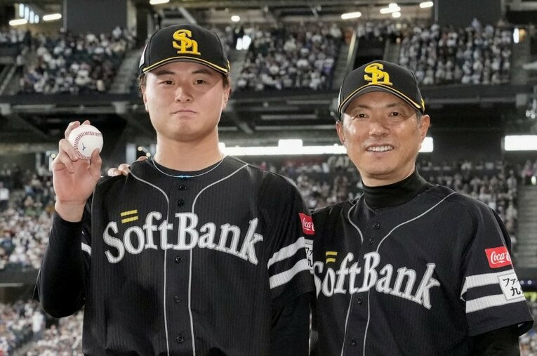 ソフトバンクの3年目、前田純。なぜ大出世できたのか ／ photograph by KYODO