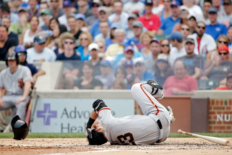 ジェイク・アリエッタから頭部死球を受けた青木【3枚目／全3枚】　©Getty Images