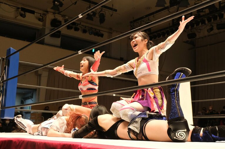 谷ももと組んだ「Wもも」　©Norihiro Hashimoto