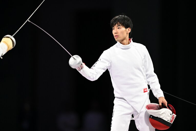 男子エペ個人決勝、加納虹輝vs.ヤニック・ボレル　©JMPA