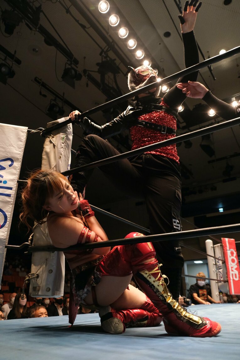 タイガー・クイーンを激怒させた“ヒール殺法”…乱入に凶器攻撃、待望のライバルは何でもありの“闇の軍団”？(26)