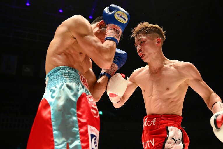 ディパエンは井上のボディ攻撃を耐え抜いた　©PXB PARTNERS