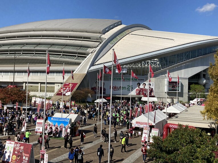 11月5日、J1最終節ヴィッセル神戸vs横浜F・マリノス。チケットは完売、2万2949人が集まった