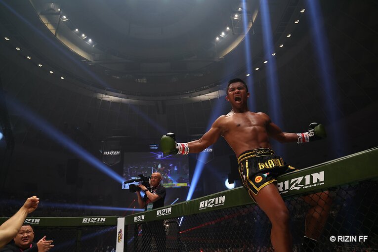 ブアカーオ・バンチャメークvs.木村“フィリップ”ミノル　©RIZIN FF