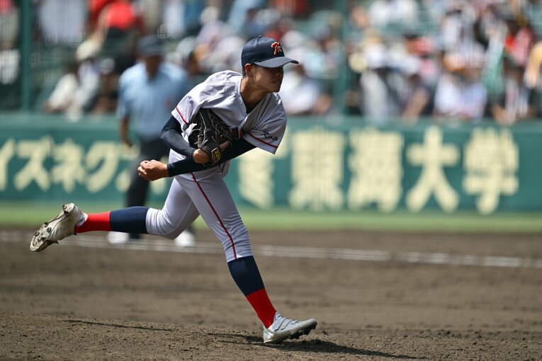 2番手で投げた西村一毅　©Hideki Sugiyama