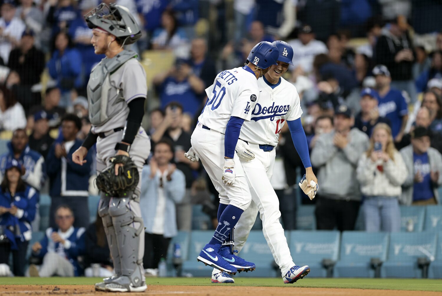 ベッツの2ランHR後、2人でニコニコ　©Getty Images