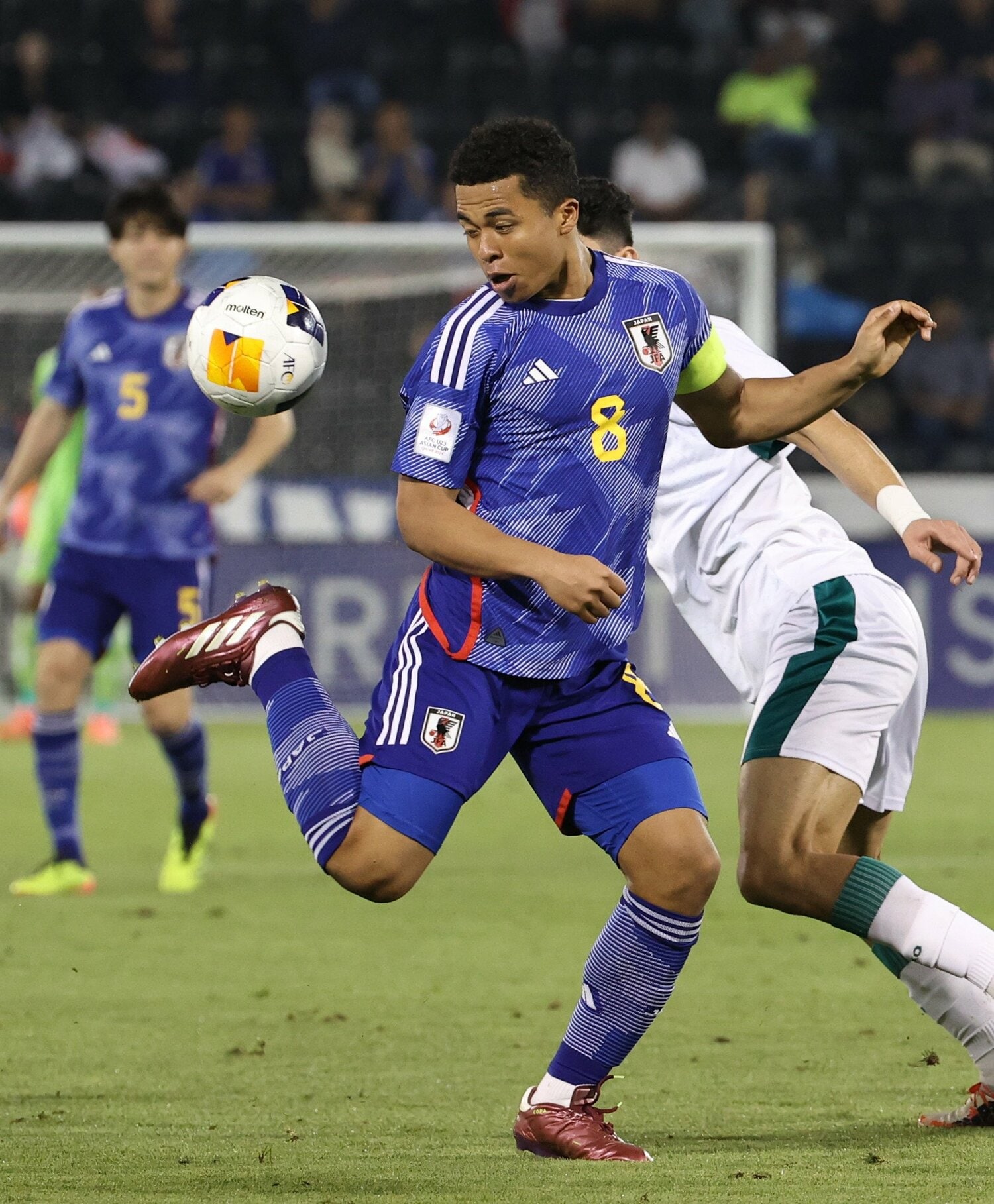 文字通り中盤をコントロールした藤田 ©JIJI PRESS