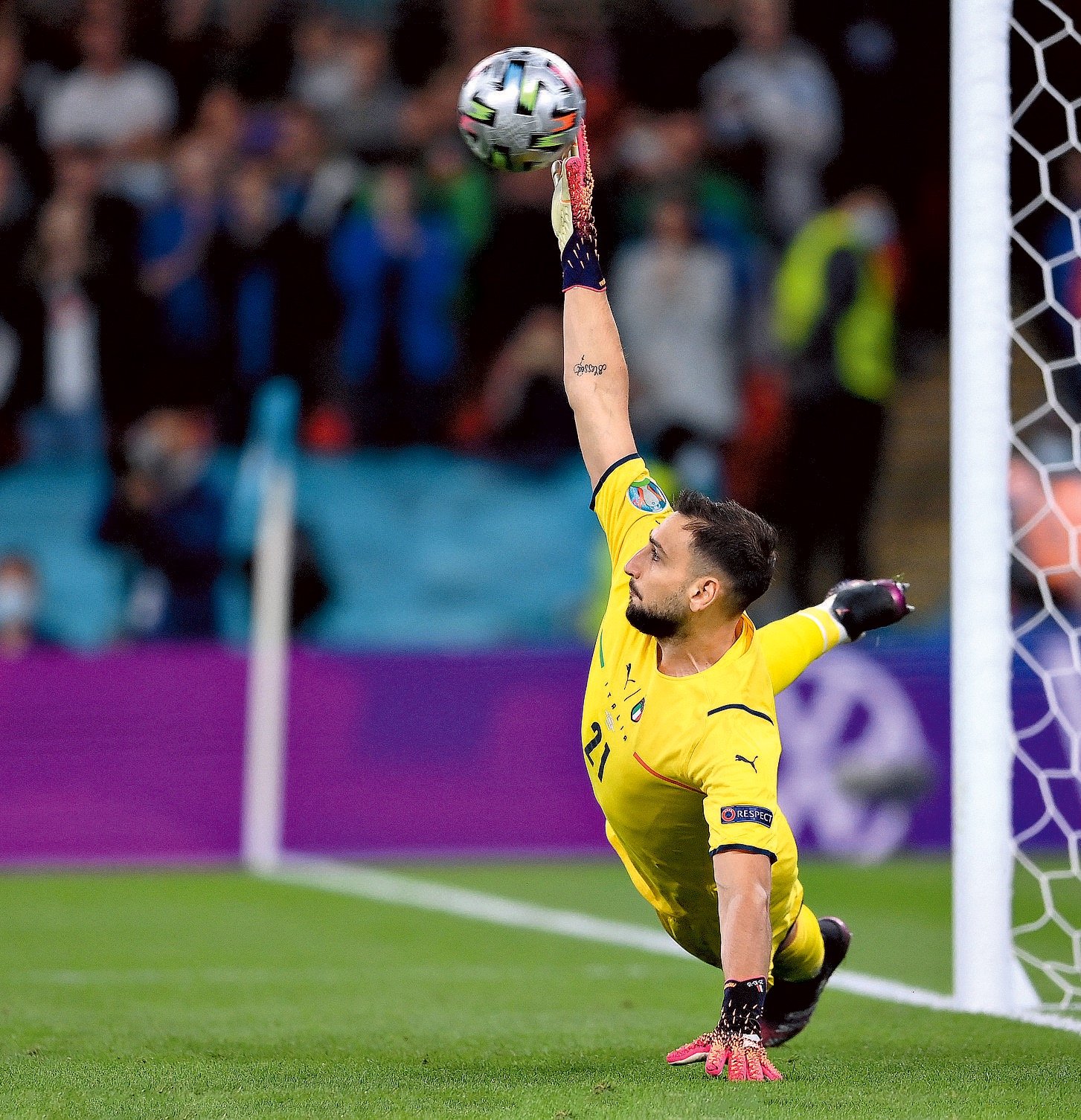 EURO2020での大活躍など、イタリア代表では輝きを見せたドンナルンナだが、移籍したPSGでは極端に出場機会を減らしている