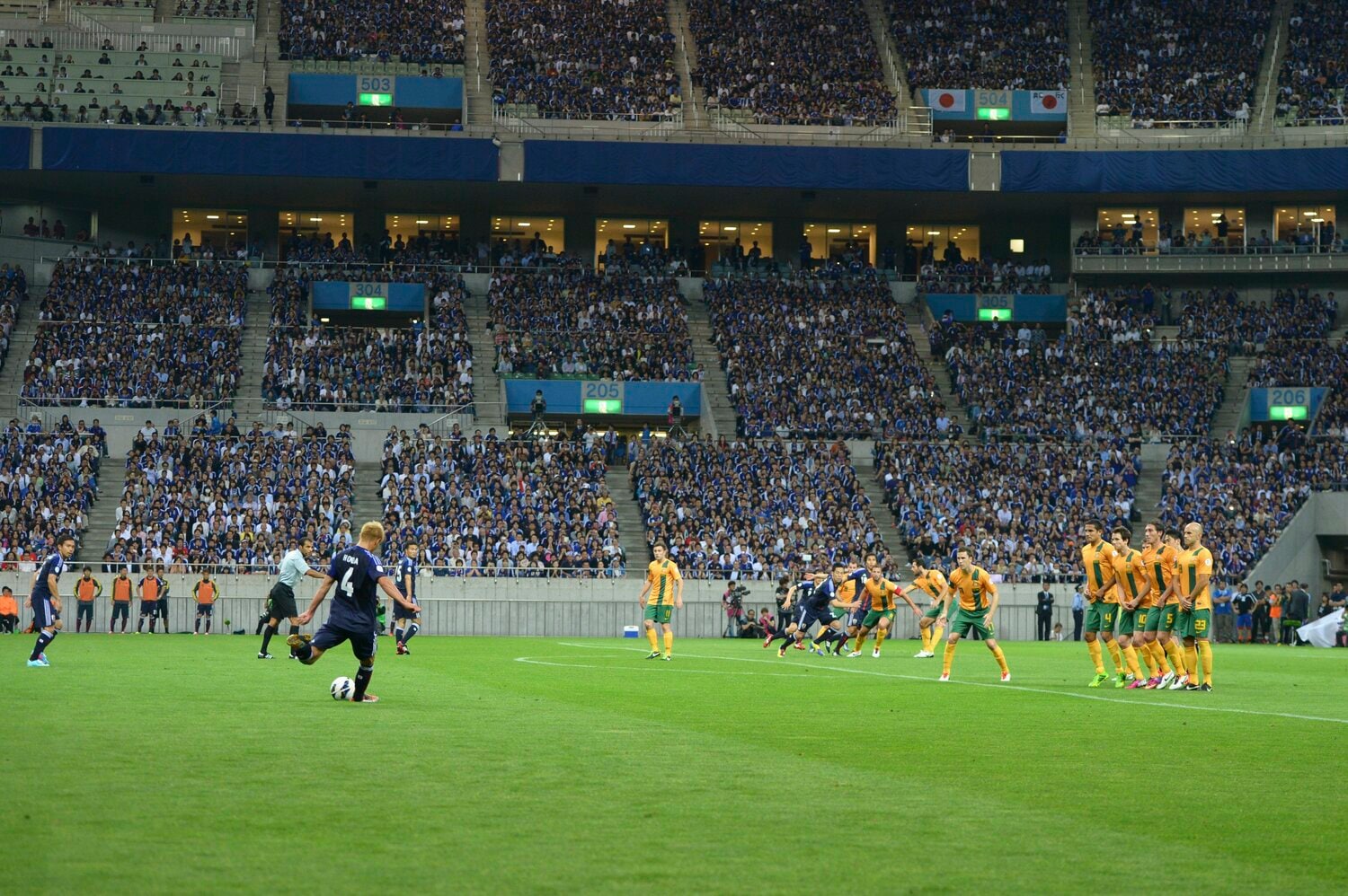 2017年の最終予選では本田圭佑の「ど真ん中PK」でW杯出場権をもぎ取った　©Sports Graphic Number