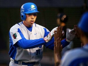 「ビザの枠がない」契約目前で白紙に…西武の選手会長が自由契約→メジャー挑戦→浪人…アイドル愛娘の始球式で話題の指揮官「波乱万丈人生」