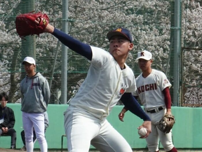 ビックリ出現「今まで対戦した投手でNo.1」大阪桐蔭もスカウトも驚いた“2人の無名高校生”は何者か? 強豪校の誘いゼロ「超ダイナミックなフォーム」<Number Web> photograph by Yuji Yanagawa