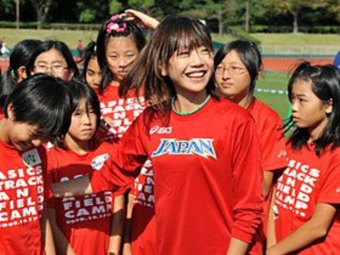「もっと子供に陸上を」。アシックスの新たな試み。～高橋尚子の新プロジェクト～＜Number Web＞ photograph by Takashi Shimizu