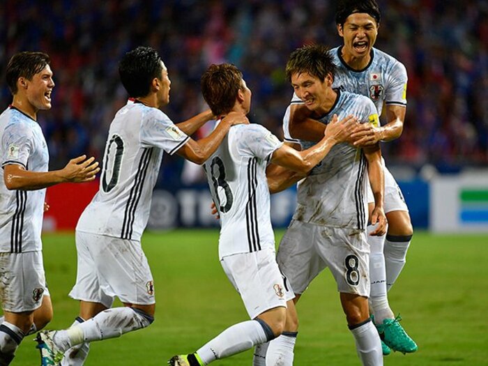 原口と酒井高がサイドを甦らせた。開いて、揺さぶって、身体を張って。＜Number Web＞ photograph by Takuya Sugiyama