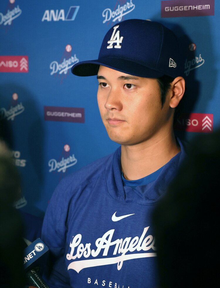 水原一平氏がいれば起こり得なかったが…」大谷翔平ドジャース第1号“ホームランボール騒動” 在米プロ通訳の視点は？《過去には観客間で訴訟も》 - MLB  - Number Web - ナンバー