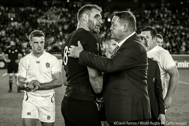 キーラン・リードとスティーブ・ハンセン ／ photograph by David Ramos / World Rugby via Getty Images