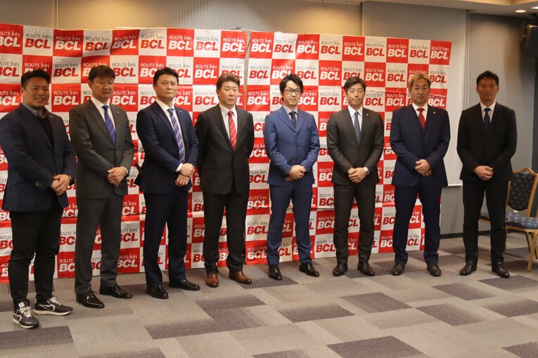 BCリーグ監督記者会見。右から4人目が茨城、伊藤監督　©Kou Hiroo