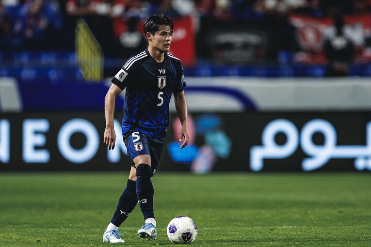 2試合連続でスタメン出場した佐野海舟　©Kiichi Matsumoto