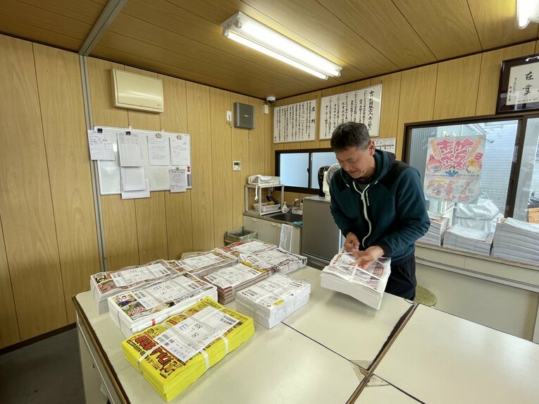 【仕事風景】新聞販売店でオーナーを務める元中日・前原博之さん　©NumberWeb