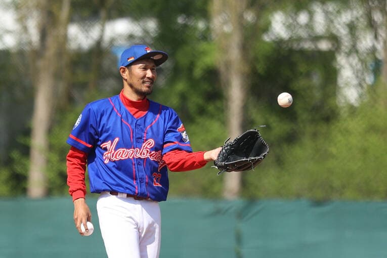 来年は子どもの高校受験もあり、日本に留まる予定だという　©AFLO