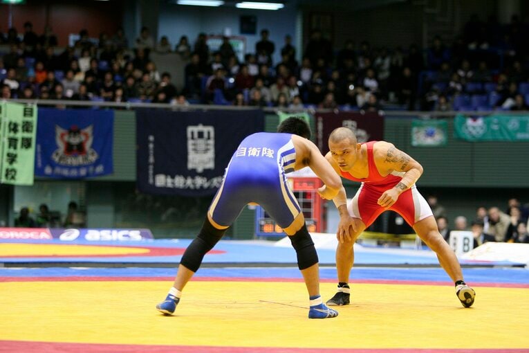 2007年1月28日、レスリング復帰後の全日本選手権、アテネ銅の井上謙二戦　©BUNGEISHUNJU