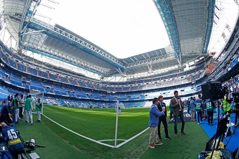 バルサの「タレント頼みで大雑把な攻撃＋脆いDFライン」危機的な不甲斐なさ… “盤石マドリーと明暗くっきりクラシコ”を撮った(5)