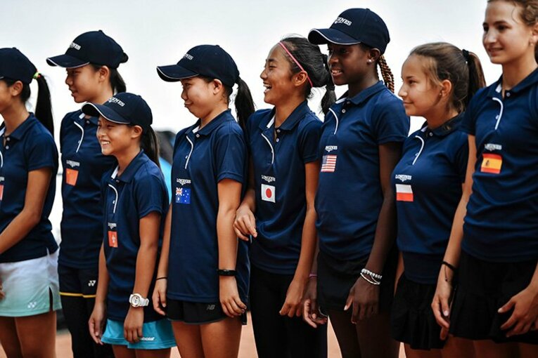 エッフェル塔の下にクレーコートが出現。「未来のエース」が繰り広げた熱い戦い。(5)