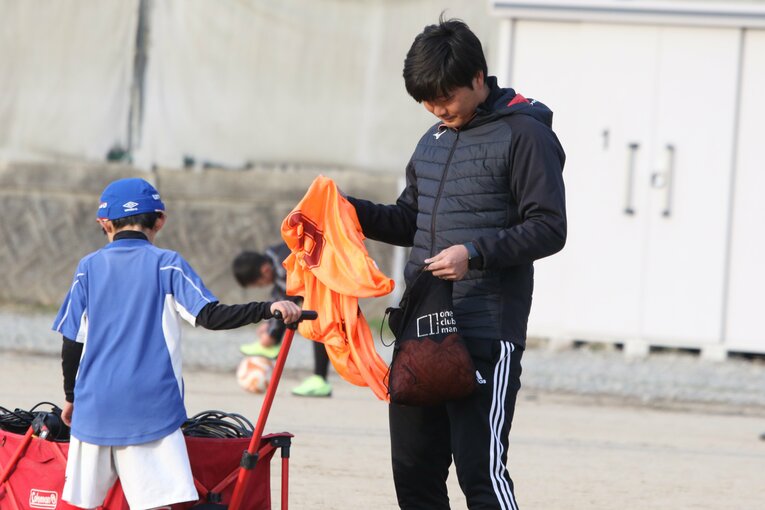 「お酒に逃げた」25歳で引退した堂安律の“元相棒”が初告白…“遠藤保仁の後継者”と呼ばれた天才パサーの後悔「なんであんな行動したんやろ」(23)