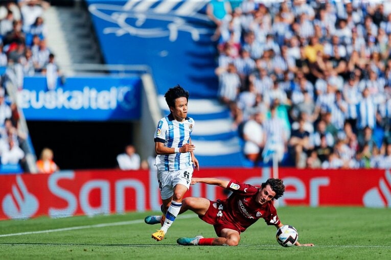 久保建英22歳誕生日に「タケはアイドル」日本語ボードの子供、メッシっぽい新ユニ姿やソシエダ主将との別れ…カメラマンが見た“幸せな最終節”(23)