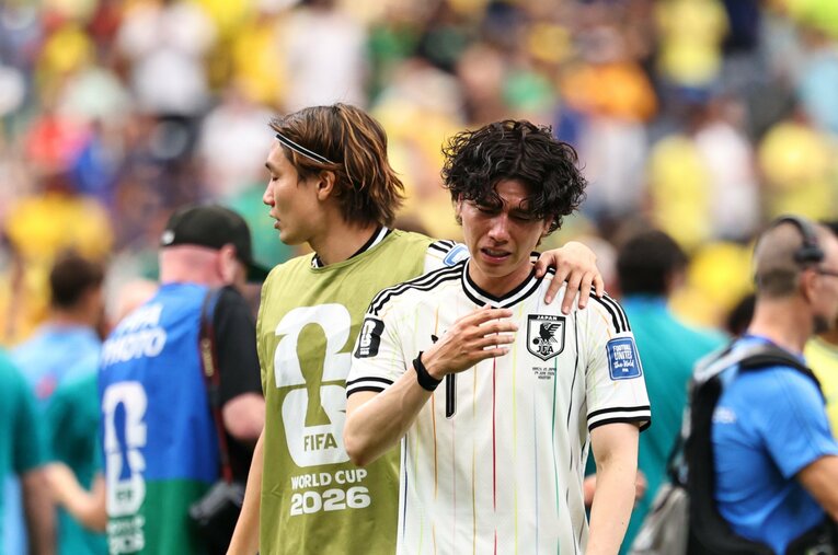 決勝点のきっかけとなり涙にくれた田中碧だが、鄭大世氏は「彼だけの責任ではない」と見ている ／ photograph by Ryosuke Menju/JMPA