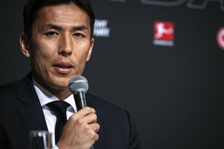 昨年の引退会見での長谷部　©Takuya Sugiyama