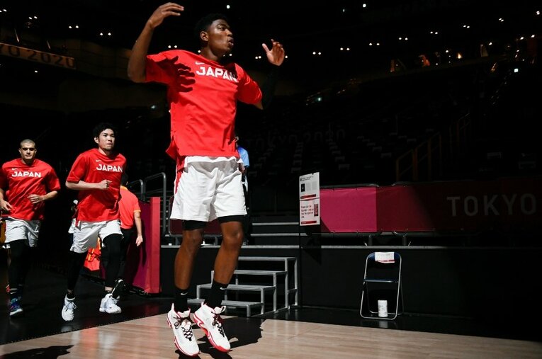 日本バスケの現在地を赤裸々に記した「テクニカルレポート2021」。発起人の東野強化委員長は「未来の宝物」だと語った　©Asami Enomoto/JMPA